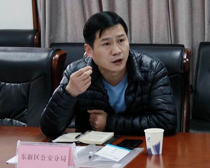 說明: 。。